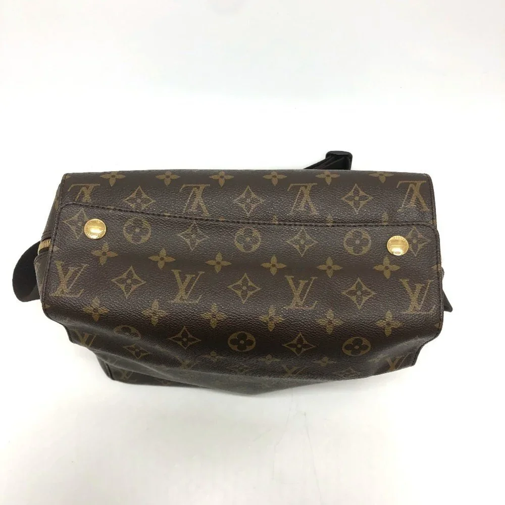 LOUIS VUITTON Authentic Brown Monogram Canvas Messenger Shoulder Bag